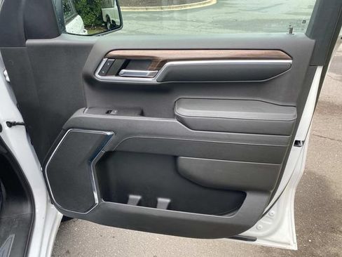 Used 2023 Chevrolet Silverado 1500 LT AWD/4WD image 36