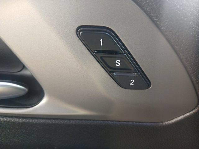 Used 2025 Chrysler Pacifica Select FWD image 48