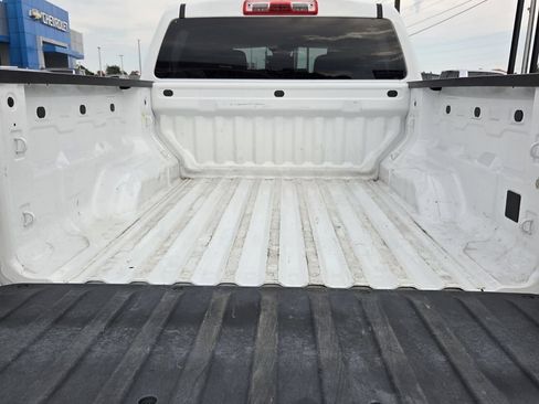 Used 2024 Chevrolet Colorado W/T RWD image 15