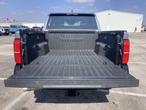 Certified 2025 Toyota Tacoma SR image 21