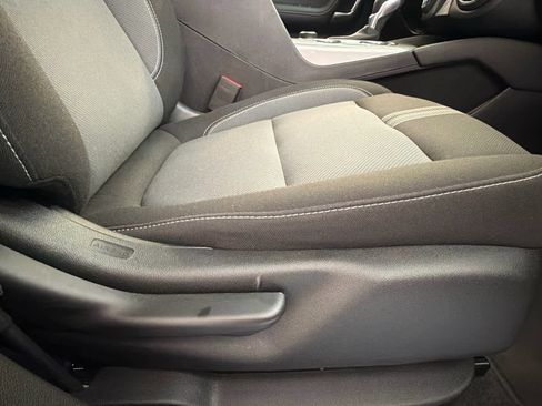 Used 2025 Chevrolet Blazer LT FWD image 27