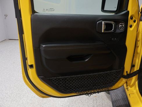 Used 2021 Jeep Wrangler Unlimited Sahara image 14