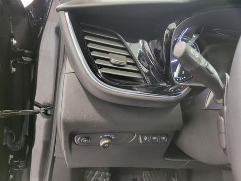 Used 2023 Buick Envision Avenir image 11