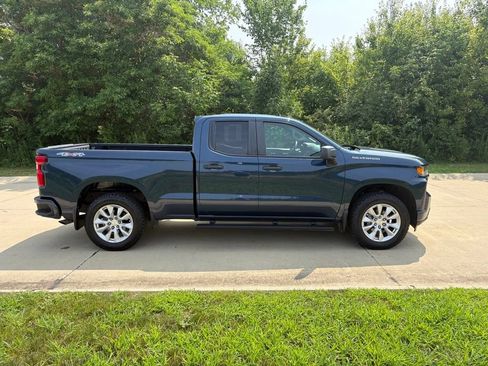 Used 2021 Chevrolet Silverado 1500 Custom AWD/4WD image 10