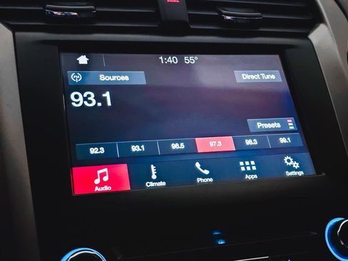 Used 2017 Ford Fusion SE w/ Fusion SE Technology Package FWD image 26