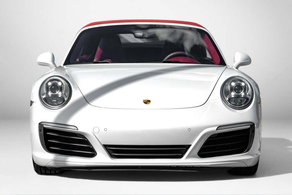 Used 2018 Porsche 911 Carrera image 3