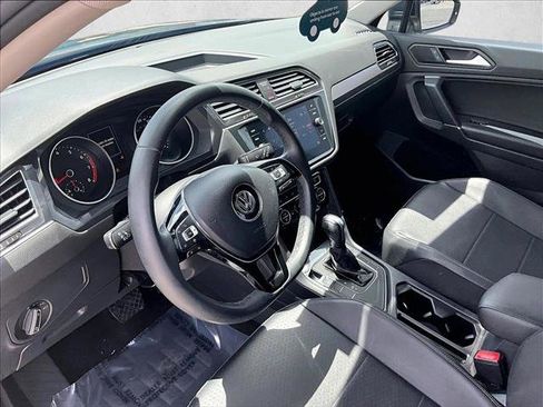 Used 2020 Volkswagen Tiguan SE w/ Panoramic Sunroof Package FWD image 14