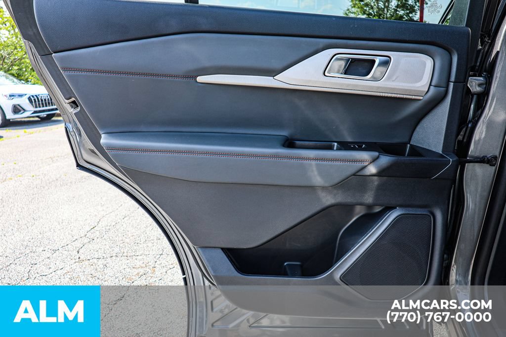 Used 2025 Ford Explorer Active RWD image 50