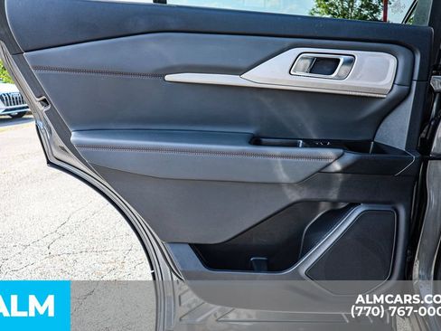 Used 2025 Ford Explorer Active RWD image 50