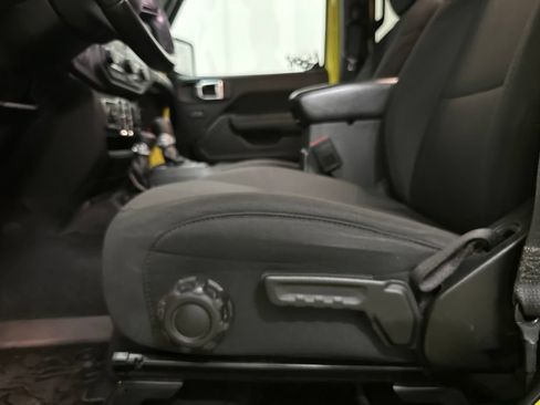 Used 2022 Jeep Wrangler Unlimited Sport AWD/4WD image 36