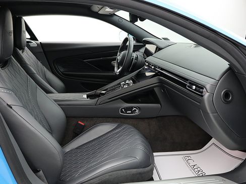 Used 2024 Aston Martin DB12 Coupe RWD image 35