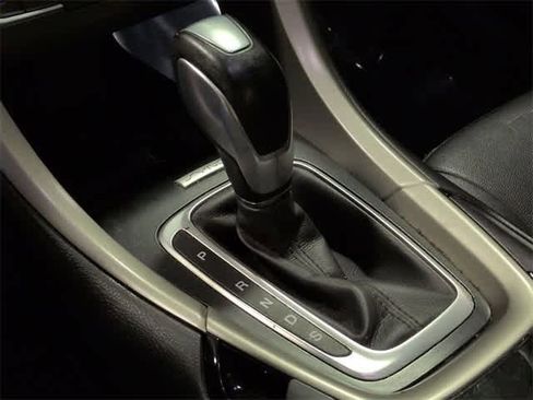 Used 2016 Ford Fusion SE w/ Equipment Group 202A image 29