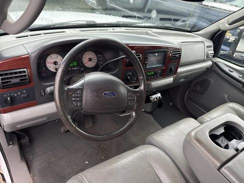 Used 2005 Ford F250 Lariat image 6