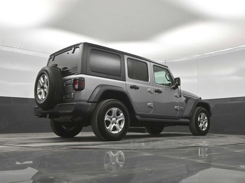 Used 2018 Jeep Wrangler Unlimited Sport S AWD/4WD image 37