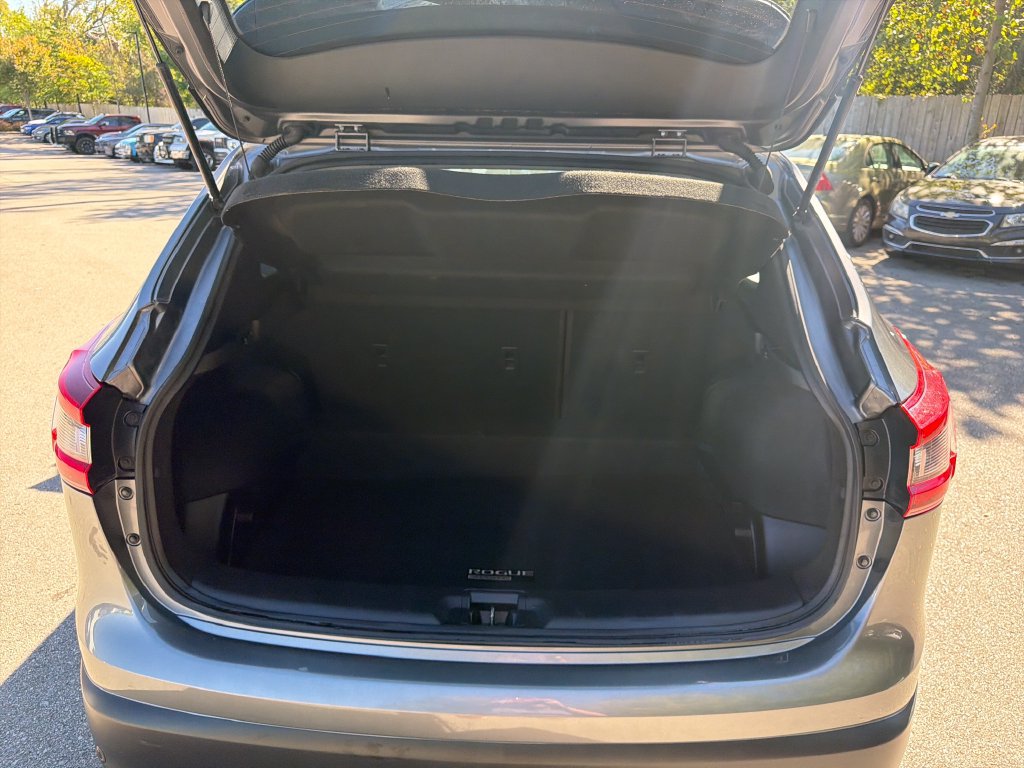 Used 2020 Nissan Rogue Sport S w/ Appearance Package FWD image 13