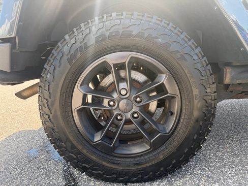 Used 2018 Jeep Wrangler Unlimited Sport AWD/4WD image 16