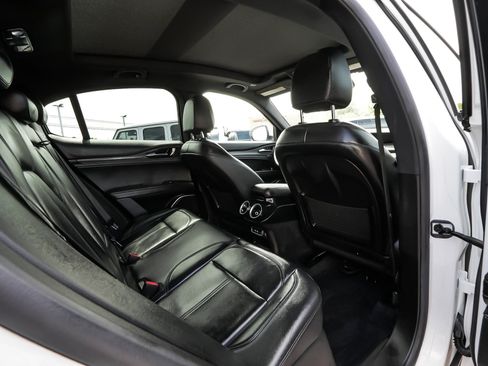Used 2023 Alfa Romeo Stelvio Ti AWD/4WD image 39