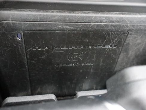 Used 2019 RAM 1500 Laramie AWD/4WD image 17