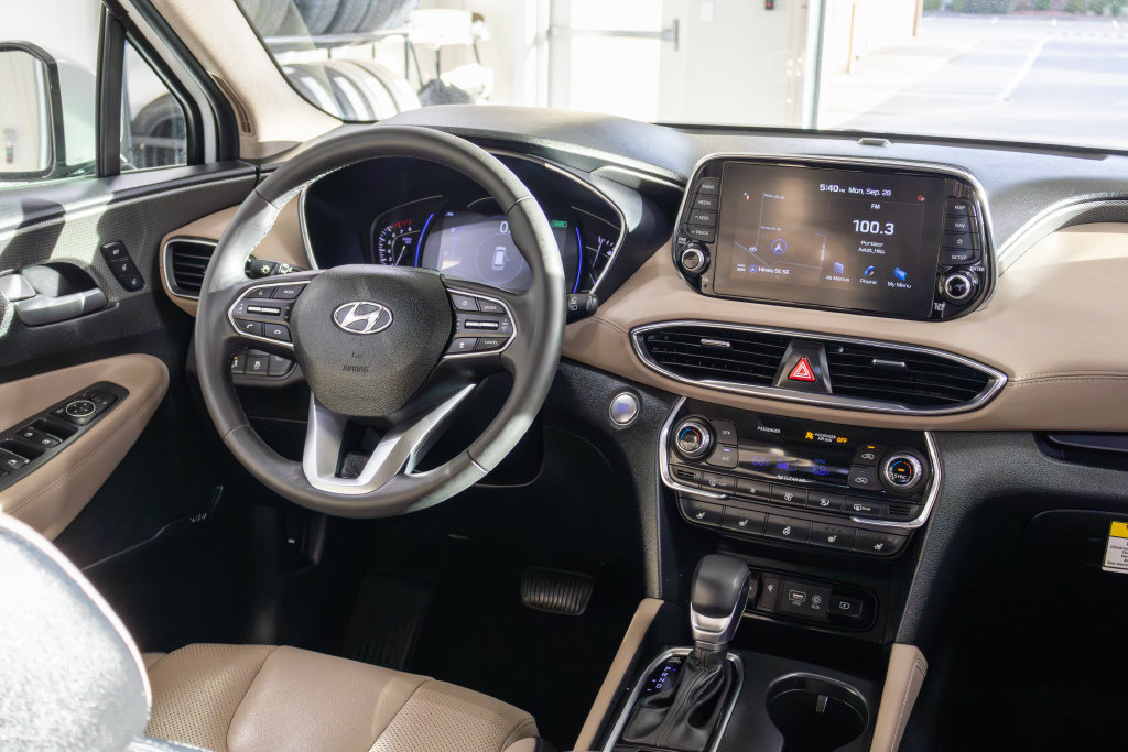 Used 2019 Hyundai Santa Fe AWD w/ Cargo Package image 11