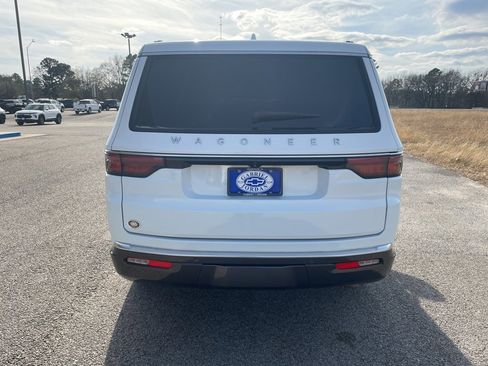 Used 2022 Jeep Wagoneer Series II w/ Rear Seat Video Group 1 image 4
