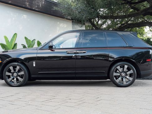 Certified 2023 Rolls-Royce Cullinan w/ Dark Exterior Package image 49