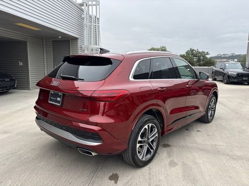 Used 2025 Audi Q5 Premium Plus w/ Premium Plus AWD/4WD image 6