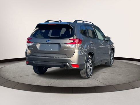 Used 2019 Subaru Forester Premium w/ All-Weather Package image 4