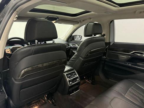 Used 2022 BMW 740i w/ Premium Package RWD image 16