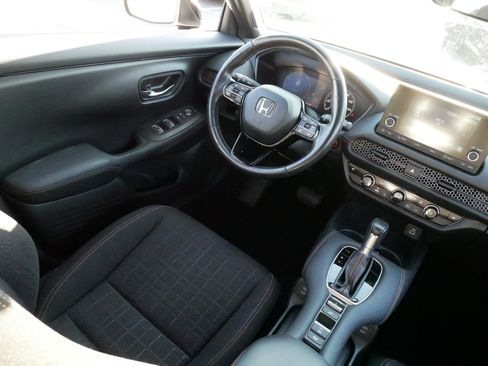 Used 2024 Honda HR-V Sport image 9