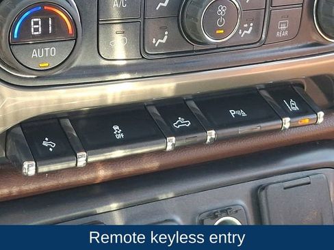 Used 2016 Chevrolet Silverado 2500 High Country w/ High Country Premium Package AWD/4WD image 18