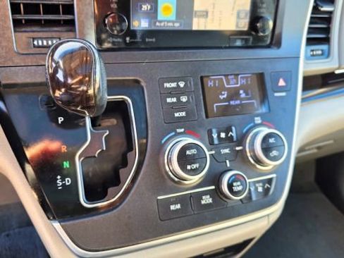 Used 2017 Toyota Sienna XLE Premium w/ Cargo Management Package AWD/4WD image 18