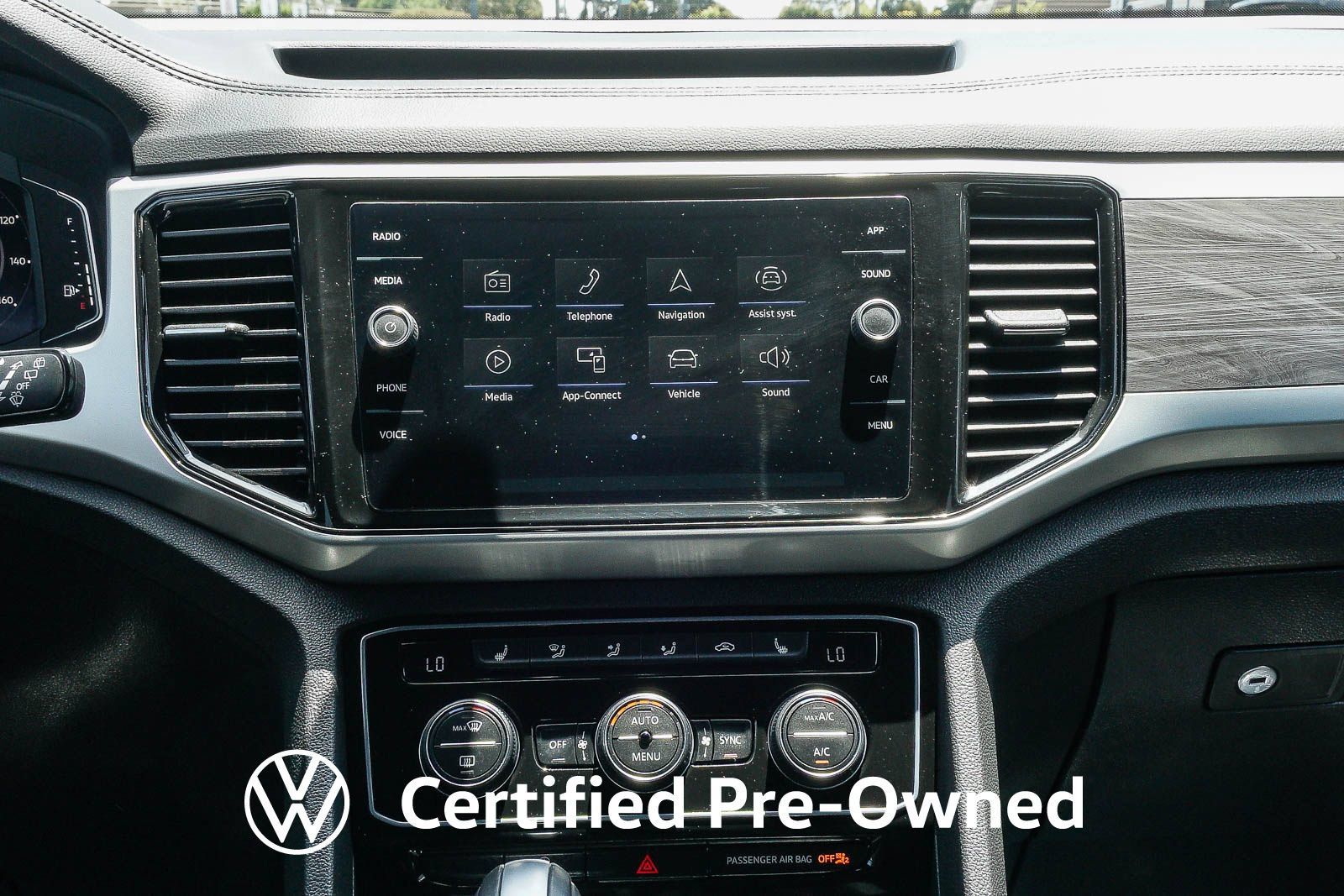 Certified 2023 Volkswagen Atlas Cross Sport SE FWD image 15