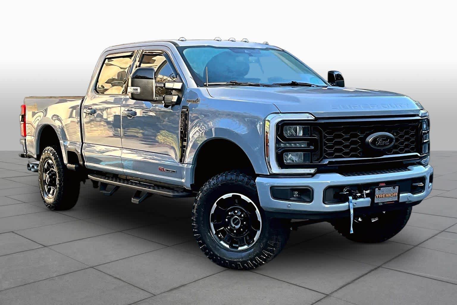 Used 2025 Ford F250 Lariat w/ Lariat Ultimate Package AWD/4WD image 3
