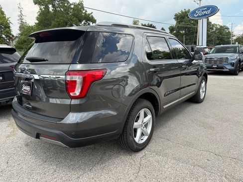 Used 2019 Ford Explorer XLT w/ Equipment Group 202A FWD image 5