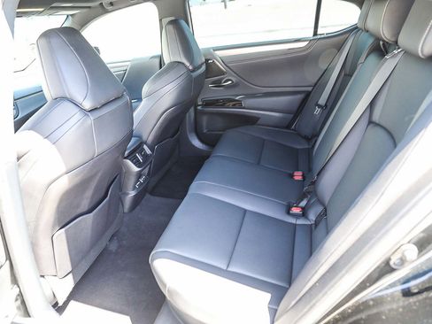 Used 2024 Lexus ES 300h F Sport w/ Accessory Package (Z2) image 18