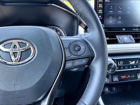 Used 2021 Toyota RAV4 XLE Premium AWD/4WD image 15