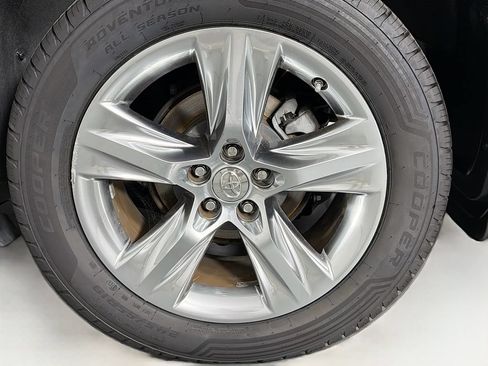 Used 2015 Toyota Highlander Limited w/ Driver Technology Package FWD image 32