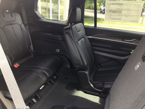 New 2025 Jeep Grand Cherokee L Limited image 9