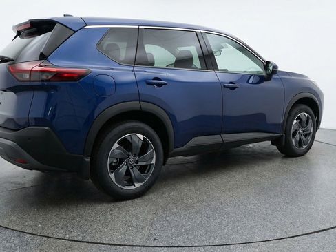 Used 2025 Nissan Rogue SV image 9