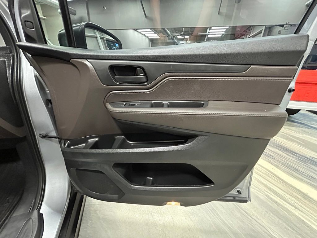 Used 2018 Honda Odyssey EX-L image 39
