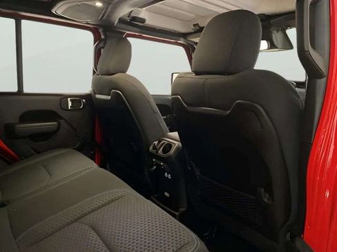 Used 2025 Jeep Wrangler Unlimited Rubicon 4xe w/ Safety Group image 15