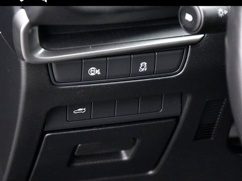 Used 2024 MAZDA MAZDA3 s image 25