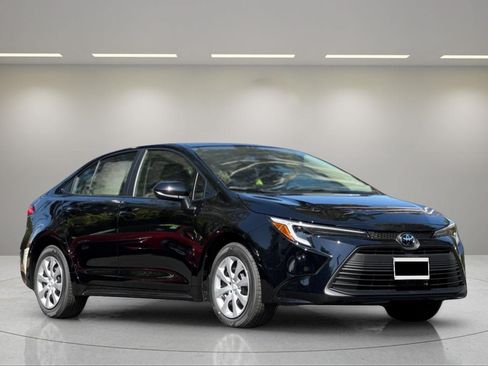 New 2026 Toyota Corolla LE FWD image 8