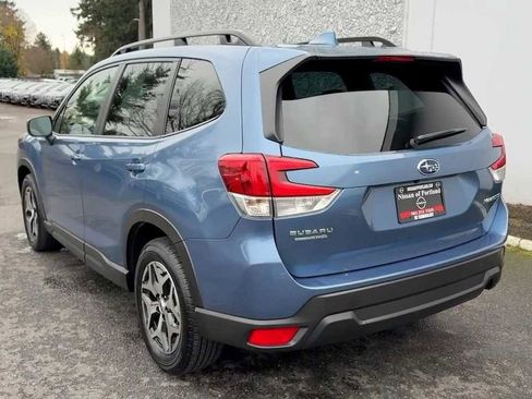 Used 2022 Subaru Forester Premium image 10