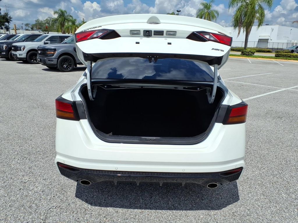 Used 2023 Nissan Altima 2.5 SR AWD/4WD image 19