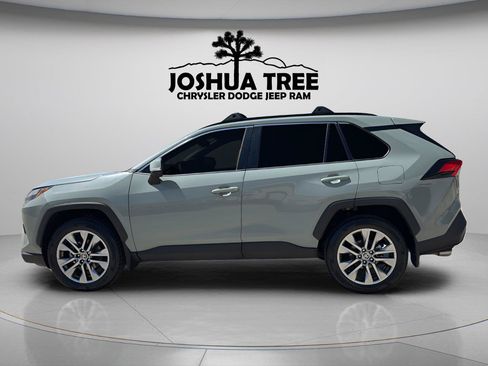 Used 2022 Toyota RAV4 XLE Premium FWD image 4