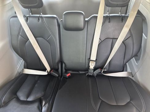 Used 2024 Chrysler Pacifica Touring-L image 20