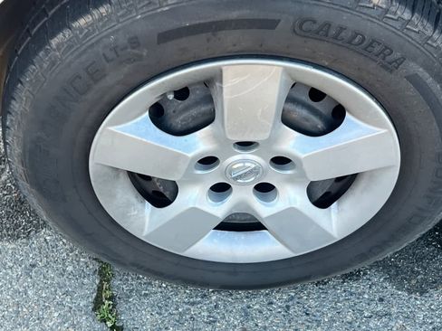 Used 2010 Nissan Rogue S image 22