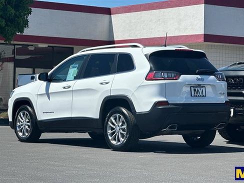 Used 2021 Jeep Cherokee Latitude Lux FWD image 6
