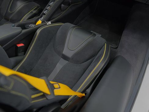 Used 2023 McLaren 720S Performance image 38